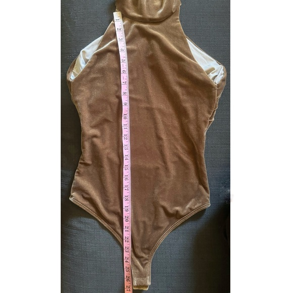 ALIX NYC ‘Bentley’ Cutout Sleeveless Velvet Bodysuit in Golden Brown Size Medium - Picture 11 of 13